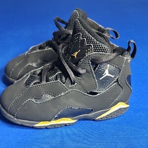 Jordan Kids Sneakers in Black and Yellow